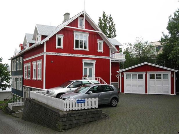 Brattagata Guesthouse