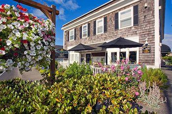 Cannon Beach Hotel