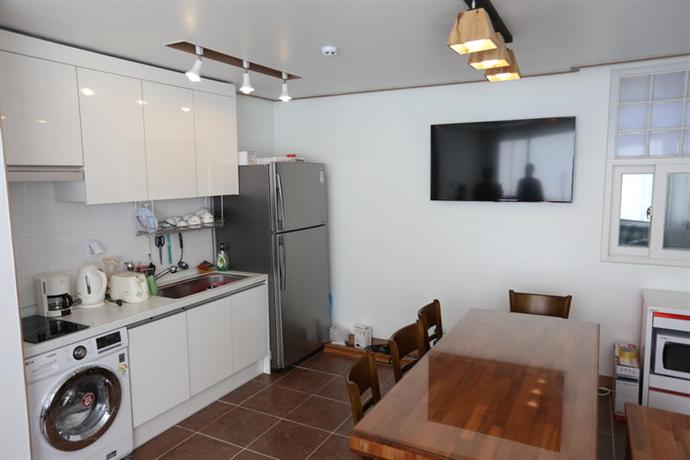 Cube Guesthouse