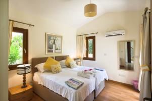 3 Br Villa Pera - Aphrodite Hills
