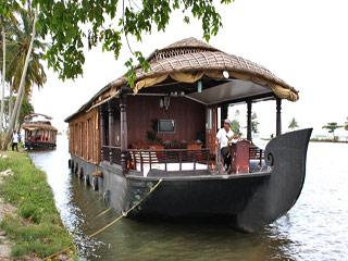 Cosy Houseboats Alleppey