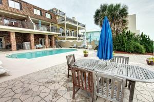 High Surf - 4 BR Gulf Front Townhome