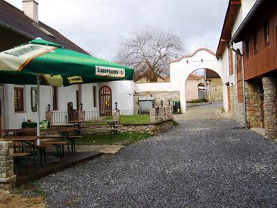 Restaurace A Penzion U Lva