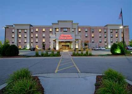 Hampton Inn & Suites West Bend