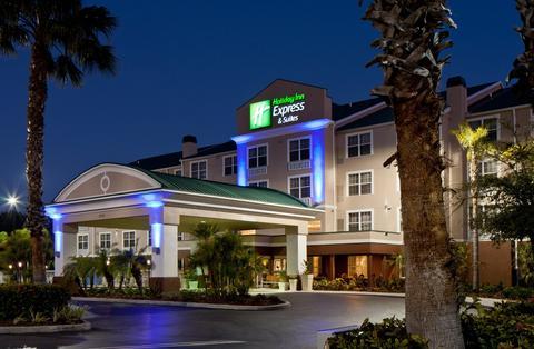 Holiday Inn Express & Suites Sarasota East