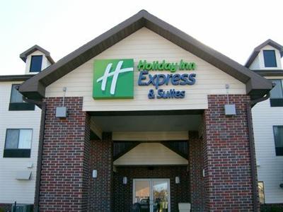 Holiday Inn Express & Suites Emporia Northwest