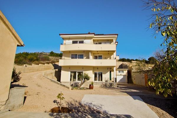 Apartments & Rooms Caleta