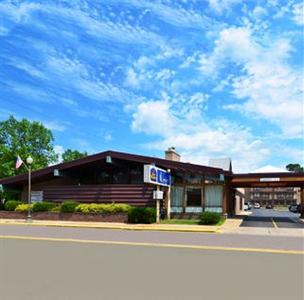 Days Inn & Suites Rhinelander