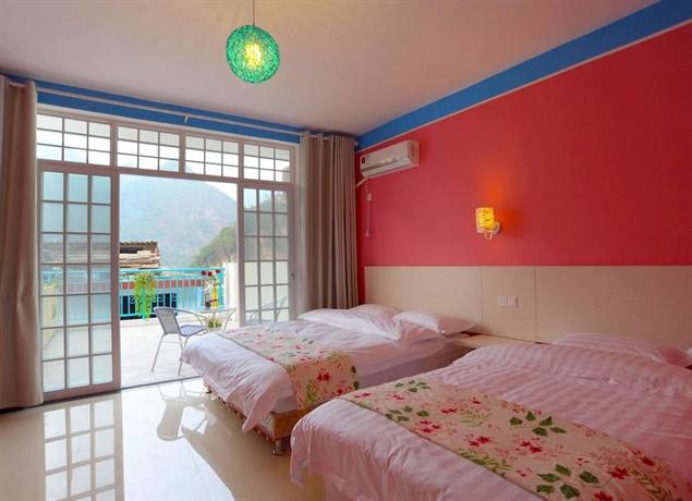 Yangshuo Huaguoshan Theme Hotel