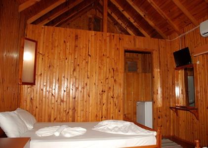 Toll Hotel Side