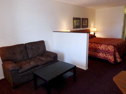 Windcrest Inn and Suites