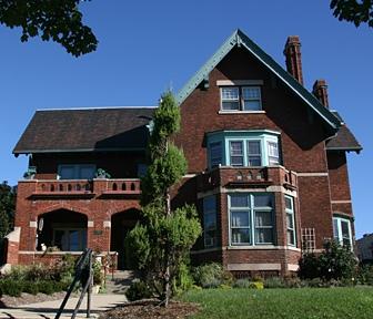 The Brumder Mansion Bed & Breakfast Milwaukee