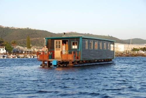 Houseboat Myrtle