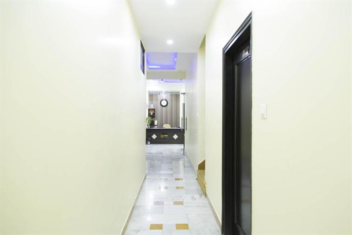 OYO Premium Shyam Nagar