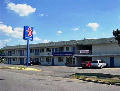 Motel 6 Kansas City North - Airport