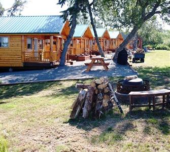 Cabins on the Bluff