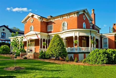 The Carriage House Inn Bed and Breakfast