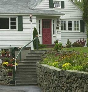 Lighthouse Inn Bed & Breakfast and Cottages