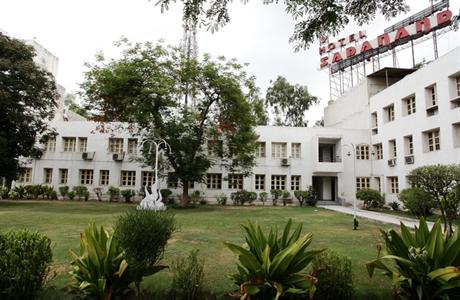 Hotel Sadanand