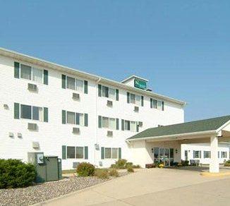 Quality Inn & Suites Eldridge On The Edge of Davenport Iowa