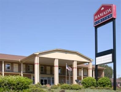 Travelers Inn and Suites Forest City