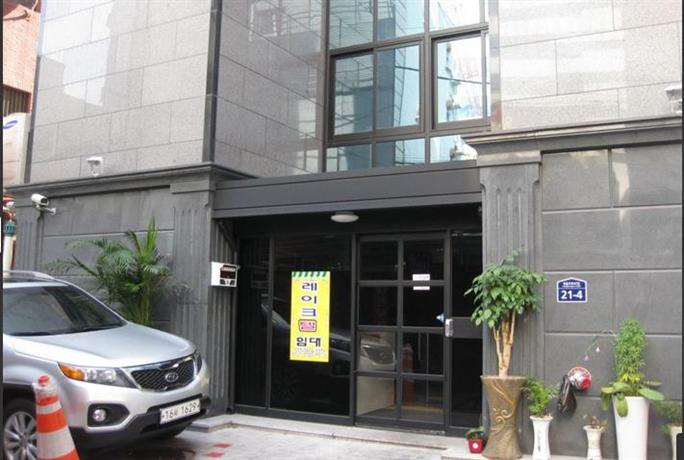 Laketel Residence