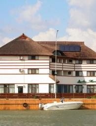 Complex Delta Marina