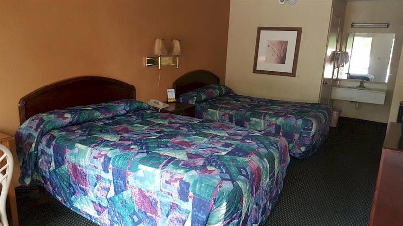 Palm Court Inn and Suites