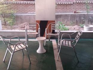 Happytree Guesthouse