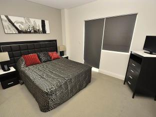 Leichhardt Self-Contained Modern Two-Bedroom Apartment 1NOR