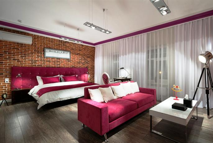 De Gaulle Boutique Hotel