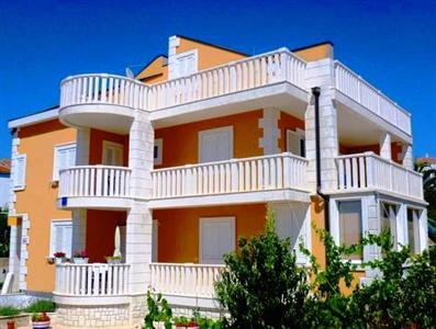 Apartmani More