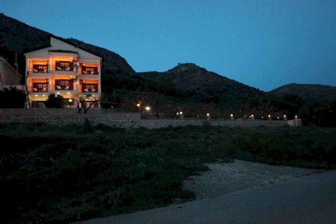 Almini Apartments