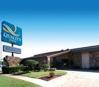 Quality Inn Magnolia