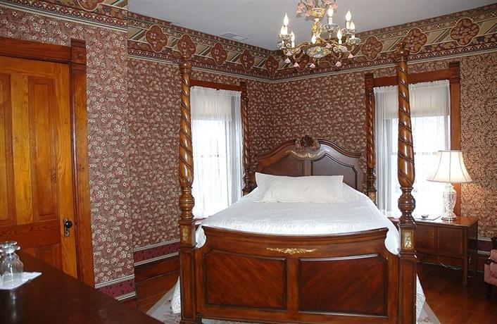 Nauvoo Grand Bed & Breakfast