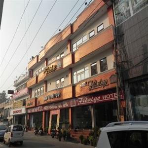 Hotel Fidalgo Karnal