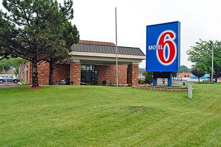 Motel 6 Waukegan