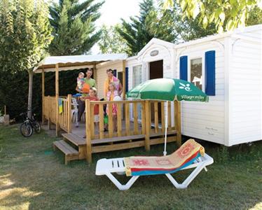 Camping Domaine des Iscles Bungalows La Roque-d'Antheron