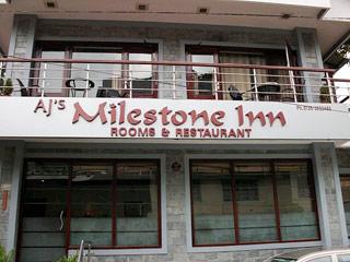 Hotel AJ's Milestone Inn