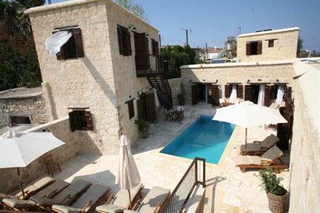 Leonidas Village Houses