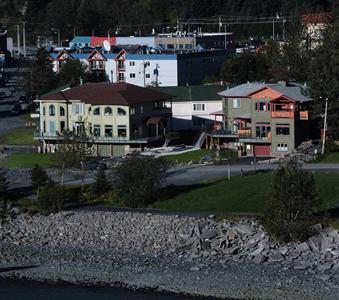 Seward Front Row B&B