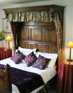 The Waltzing Weasel Inn