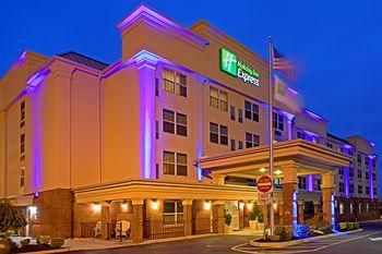 Holiday Inn Express Woodbridge Avenel