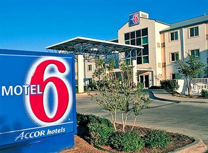 Motel 6 Statesville