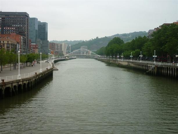 Homestay in Bilbao near Arenal Bridge