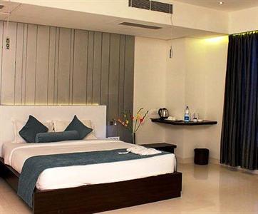 Airport Summit Hotel And Spa