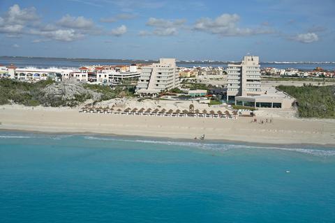 Park Royal Cancun Hotel