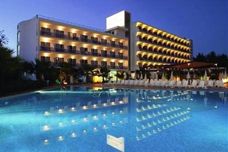 AzuLine Hotel Bergantin
