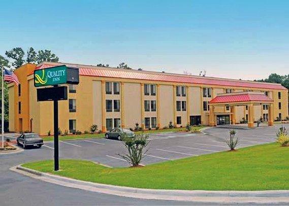 Quality Inn Fayetteville Regional Airport