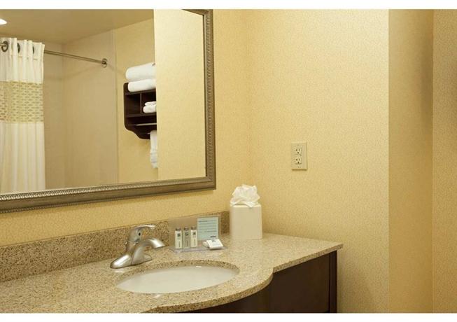 Hampton Inn & Suites Indianapolis-Airport